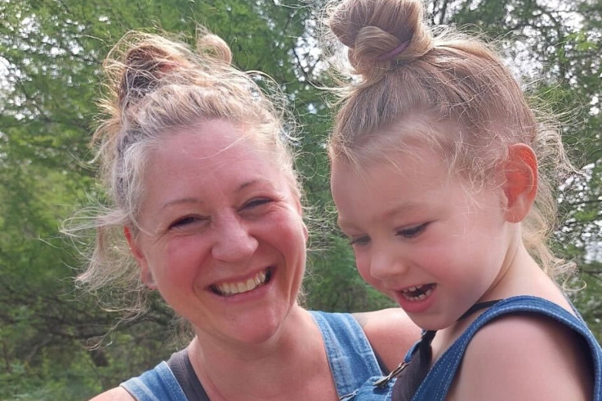 Canadian seven-year-old and mother detained by U.S. immigration in Texas