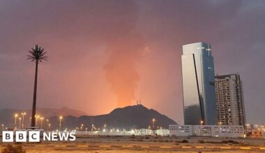 Hamas urges key ally Iran to halt attacks on Gulf states - BBC