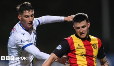 St Johnstone's Matty Foulds and Partick Thistle's Aidan Fitzpatrick