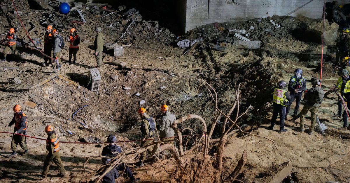 Trump says US will 'obliterate' Iran’s power plants if it doesn’t open Strait of Hormuz :: WRAL.com