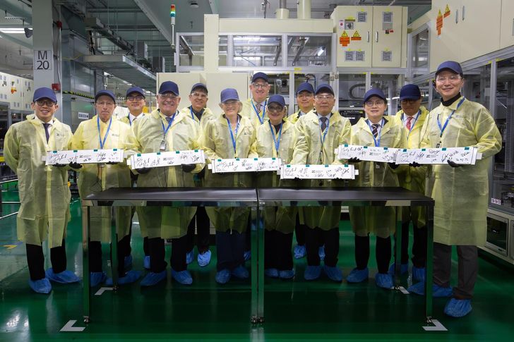 LG Energy Solution (LGES) CEO Kim Dong-myung, fourth from right, displays the company's battery with Industry Minister Kim Jung-kwan, third from right, and Canadian officials during the grand opening ceremony of NextStar Energy's plant in Ontario, Canada, Thursday (local time). Courtesy of LGES