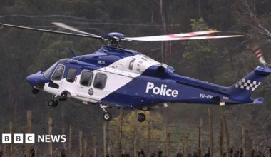 Media report from a roadblock to a rural property in Porepunkah