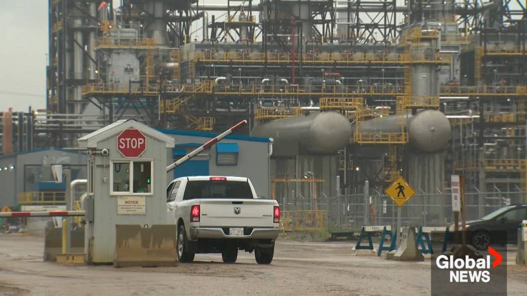 Click to play video: 'Alberta promises faster approvals for major projects'