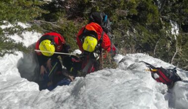 Two hikers rescued from B.C.’s Brunswick Mountain, one in critical condition