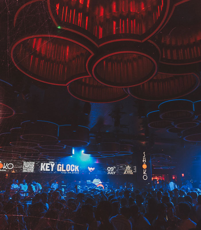 Crowded nightclub scene with dark lighting and red ceiling accents, highlighting a tense atmosphere linked to Alabama student final moments. Crowded nightclub scene with dark lighting and red ceiling accents, highlighting a tense atmosphere linked to Alabama student final moments.