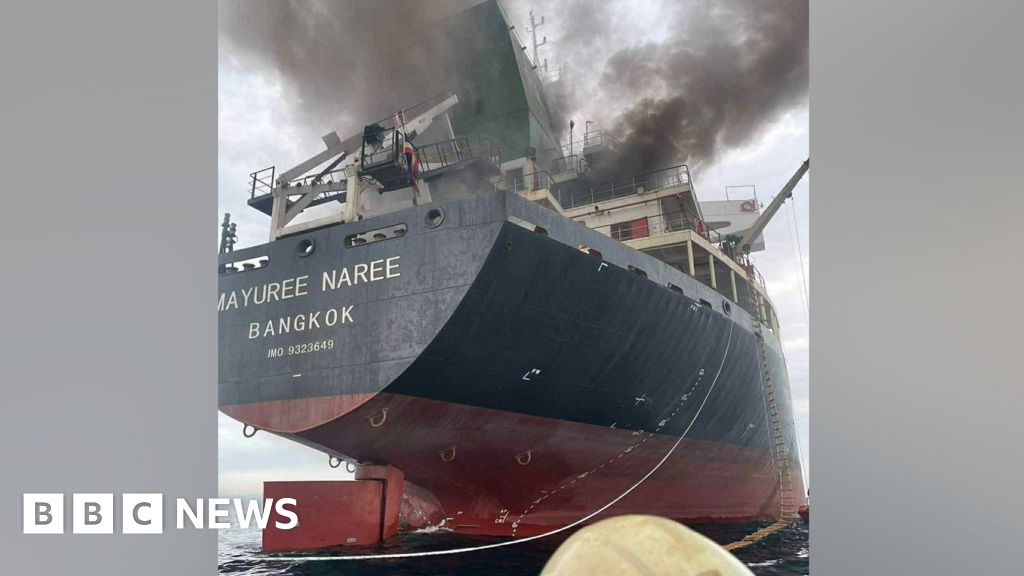 Three ships in Strait of Hormuz hit by 'unknown projectiles' - BBC