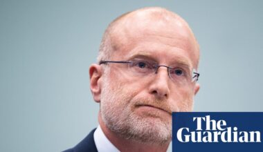 FCC chair threatens to throttle news broadcasts over ‘hoaxes’ about Iran war | Trump administration