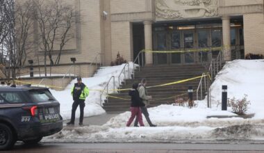 3 Toronto-area synagogues hit by gunfire, police step up patrols