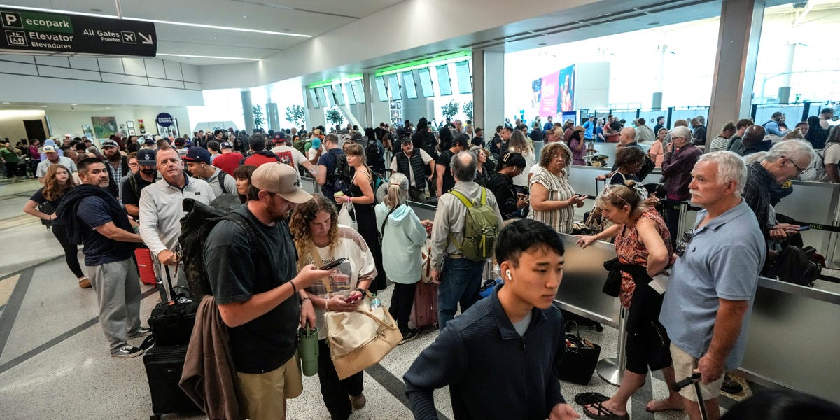 How to Check TSA Wait Times Before Your Flight