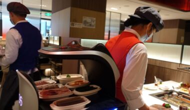 Restaurant Robot Goes on the Fritz, Dances Non-Stop