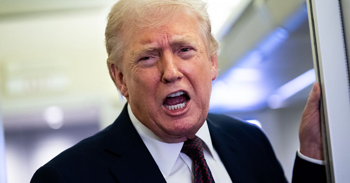 Military Expert Says Trump Is In A Panic Over Iran War