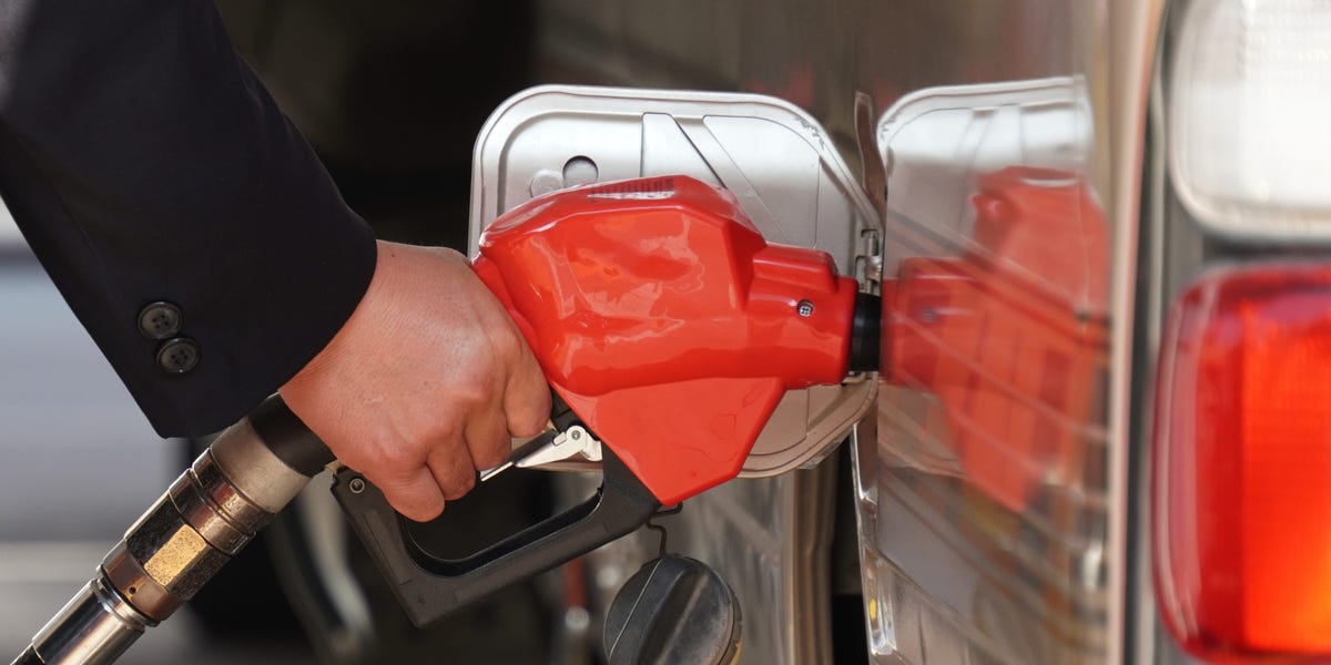 Oil Futures up, Gold Down As the US and Iran Trade Threats