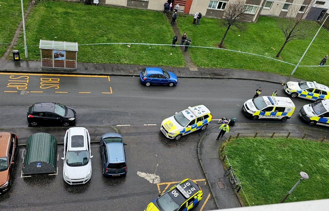 Calder area of Edinburgh locked down by armed police