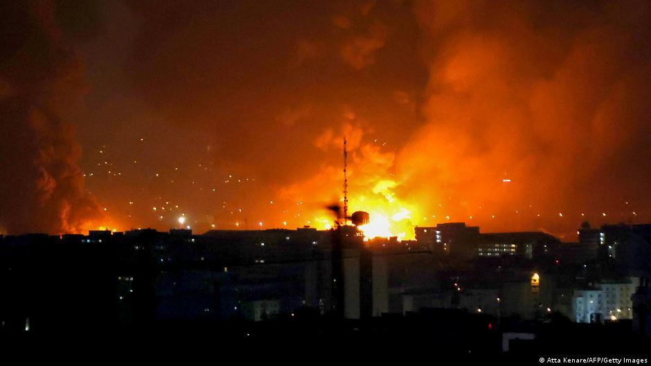 Iran war: Tehran's Mehrabad Airport hit by strikes - DW.com