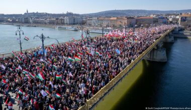 Hungary's rival parties hold parallel rallies ahead of vote