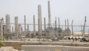 Iran strikes Kuwait refinery after Israel hits gas field
