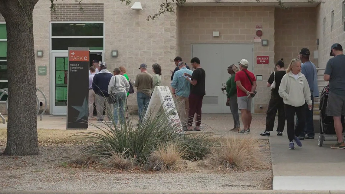 Dallas County poll hours extended to 9 p.m. for Democrats | Reported voter confusion on Election Day leads to court order