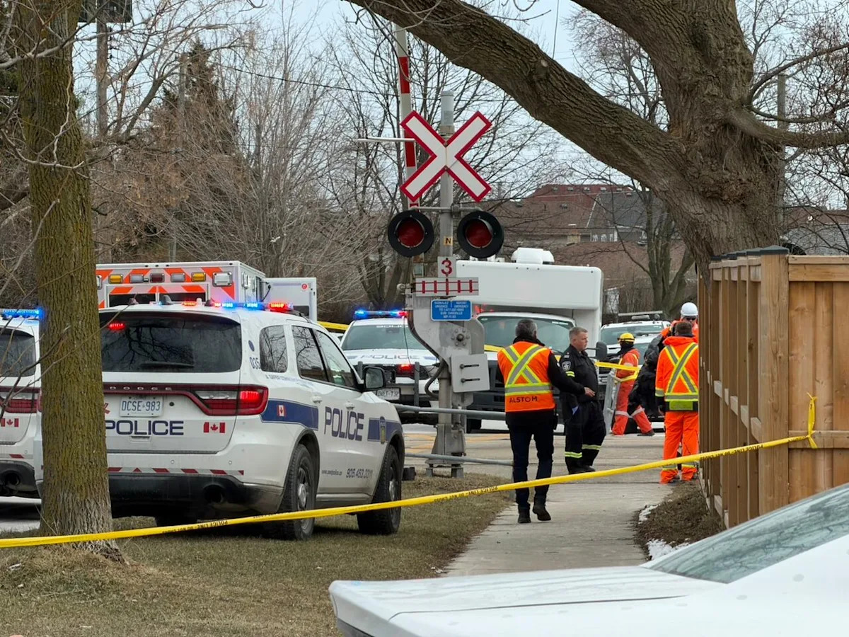 Boy dead after being struck by GO train in Mississauga, police say