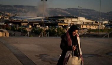 Israel yagabye ibindi bitero kuri Iran na Liban, mu gihe US ivuga ko yarashe amato 16 ya Iran atega mine