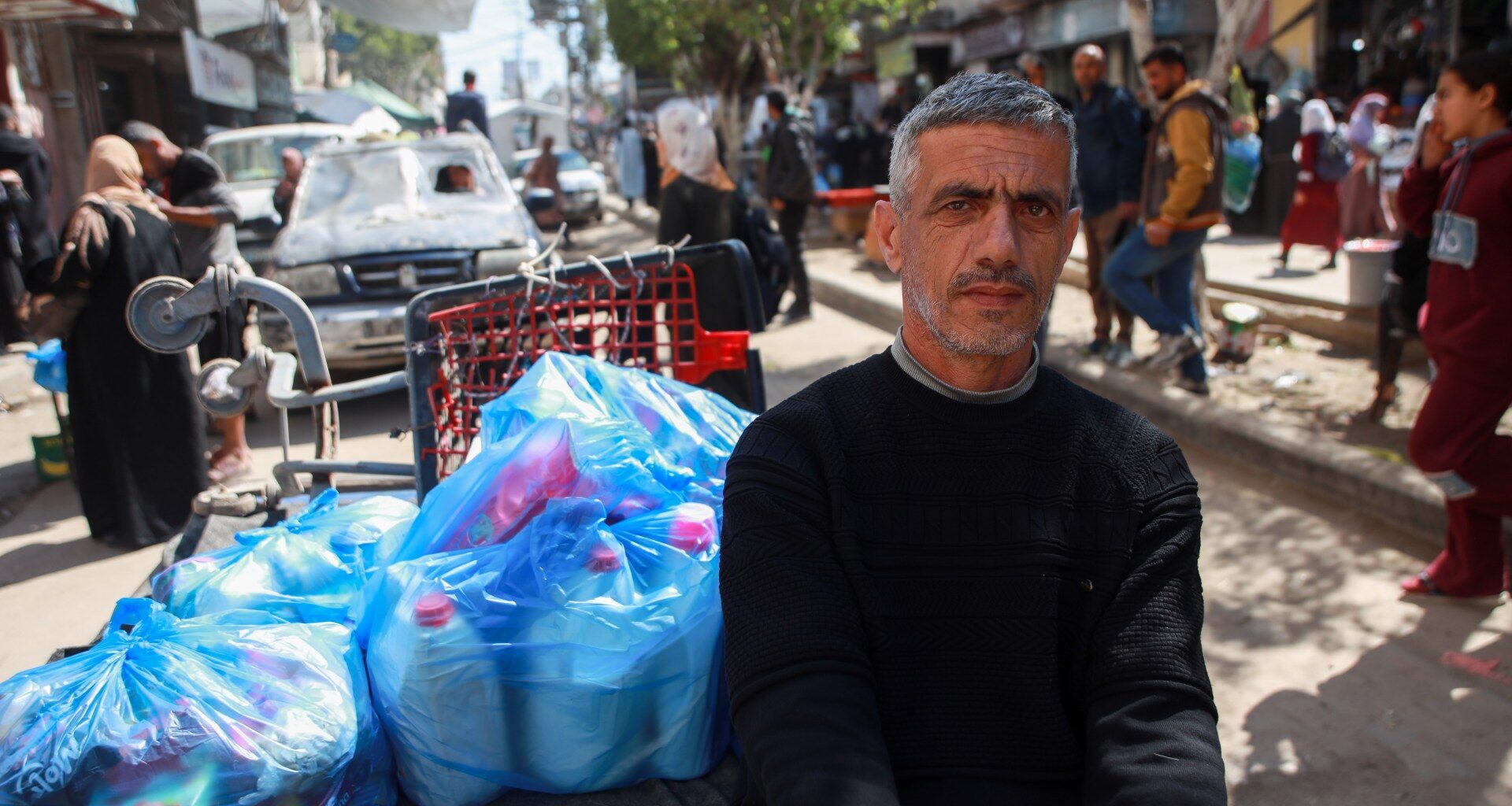 ‘Not again’: Gaza rushes to stockpile amid Iran war, crossing closures | Israel-Palestine conflict