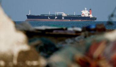 US officials predict quick end to Iran war, while Tehran says it can outlast foes