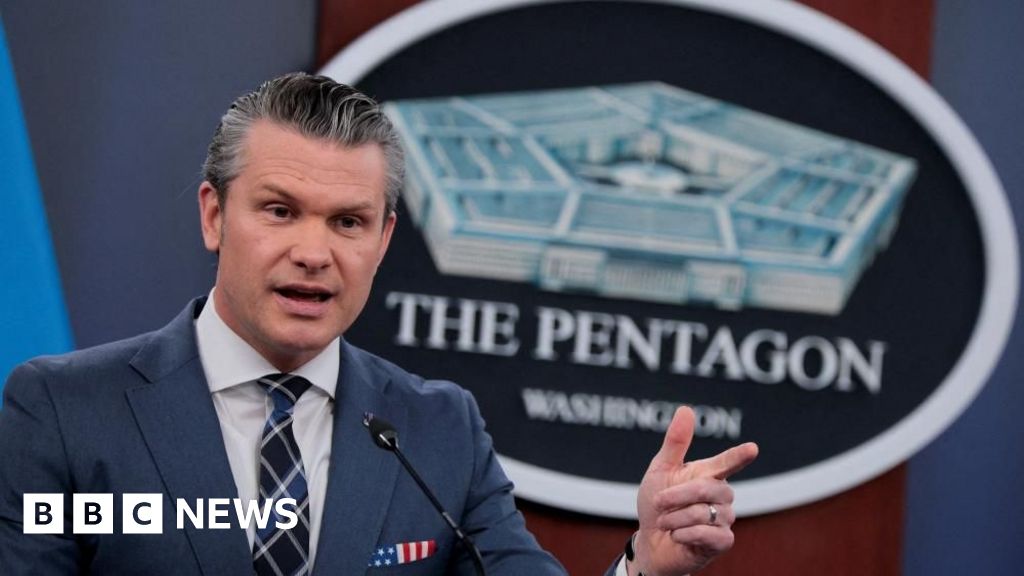 Pentagon restrictions on press violate First Amendment, judge rules - BBC