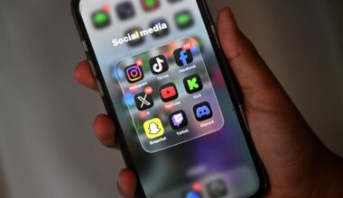 Social media ban for under-16s rejected after Commons vote