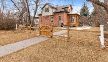 Former PM Joe Clark’s boyhood home hits the market for less than $1 million