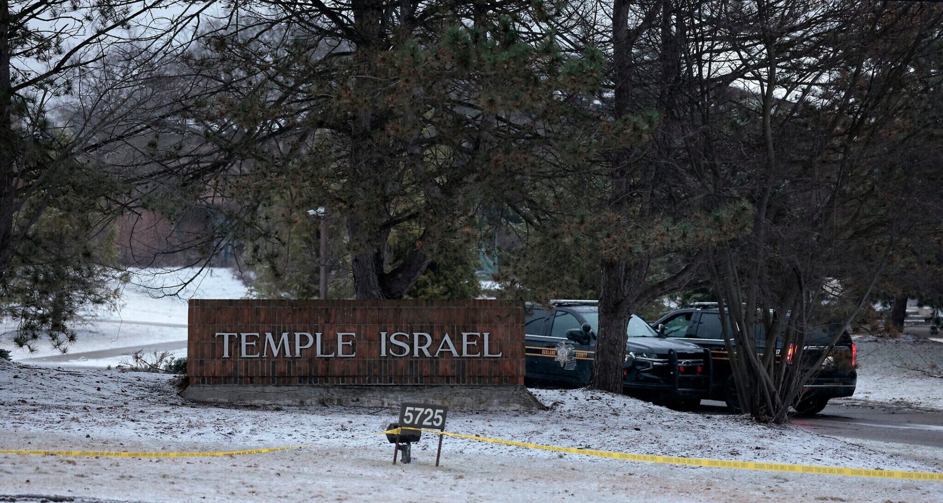 FBI: Attacker shot himself after getting stuck in car he rammed into Michigan synagogue