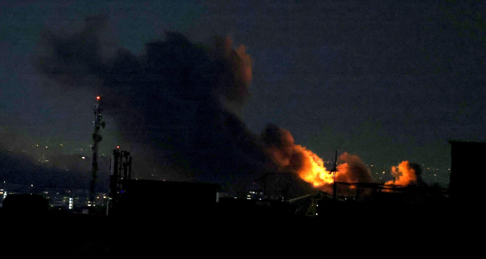 Blackouts hit parts of Tehran as Israel conducts strikes in Iran amid peace talks