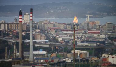 Stock market Thursday: Major indexes end lower as oil surges to near US$100 and Iran war rages on