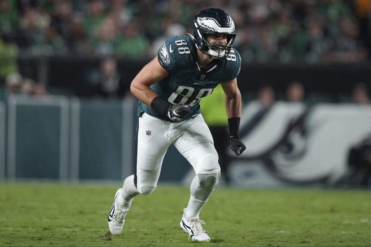 Eagles re-signing tight end Dallas Goedert to 1-year deal: Sources