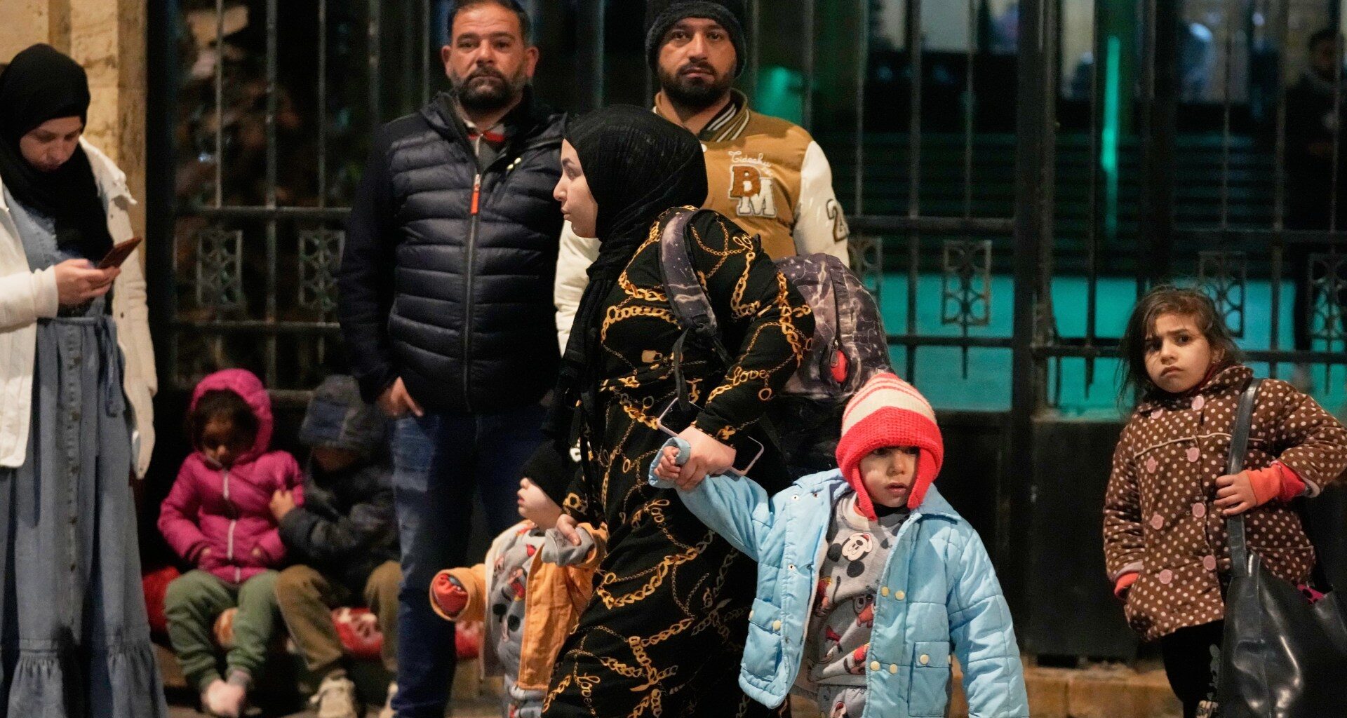 Lebanese civilians flee amid deadly Israeli strikes on Beirut suburbs | Israel attacks Lebanon News