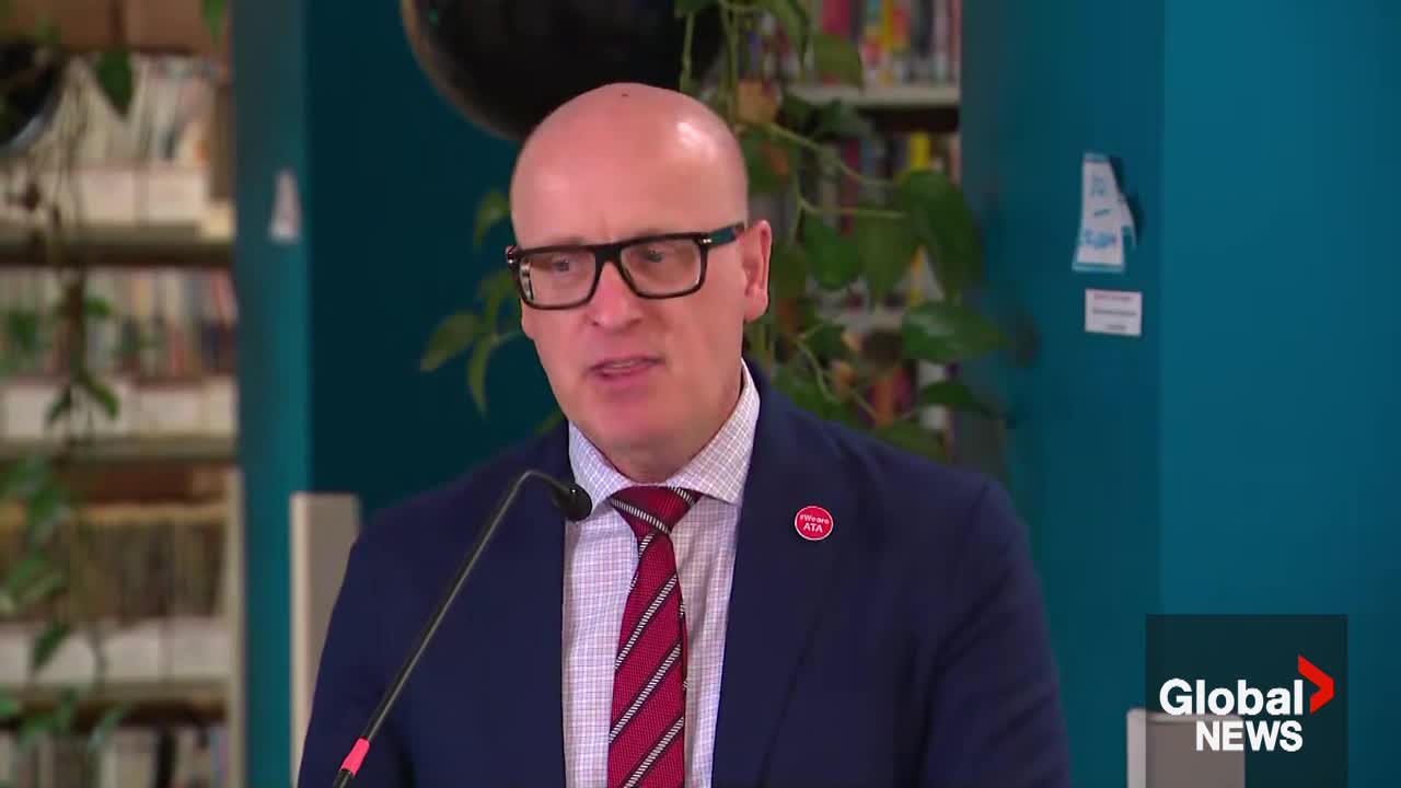 Click to play video: '‘Fundamentally disgraceful’: ATA on Danielle Smith being AWOL as back-to-work bill passed'