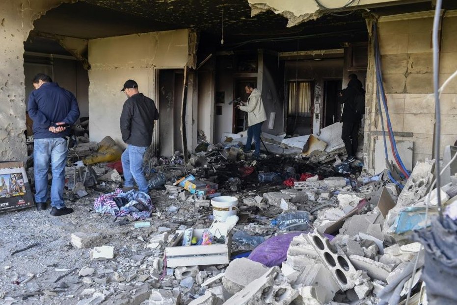 Analysis: Israel’s forced displacement deepens Lebanon’s crisis