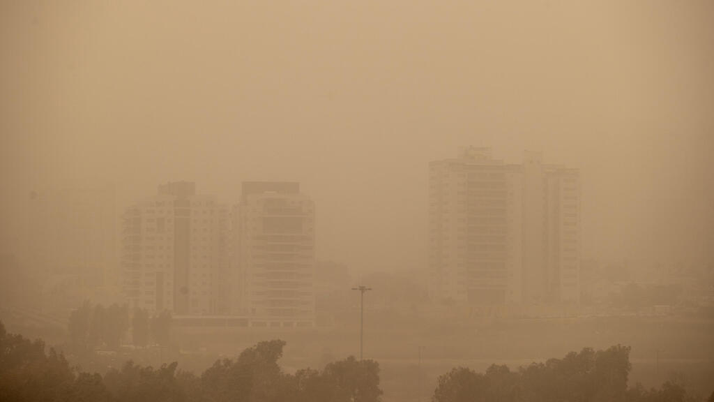 Netanya (Photo: Ido Erez) אובך בנתניה