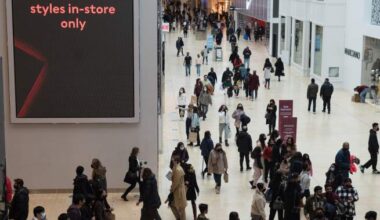 Ford government to allow shopping on 2 public holidays across Ontario