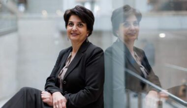 Transparency watchdog blasts ‘shocking’ Ontario plan to hide premier cellphone records