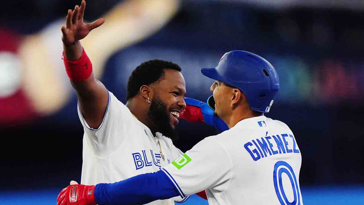 Blue Jays open 50th season with walk-off win, banner celebration