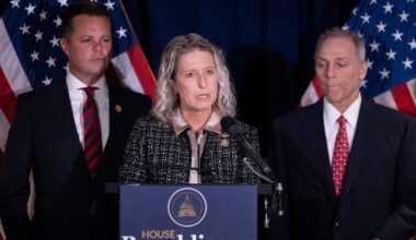 Congress members briefed on Iran’s ‘imminent threat’ get few specifics from Trump officials