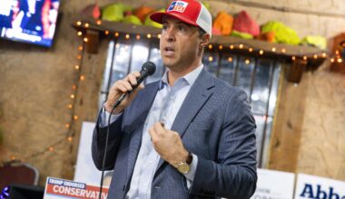 Republicans pick former MLB player Mark Teixeira in TX21