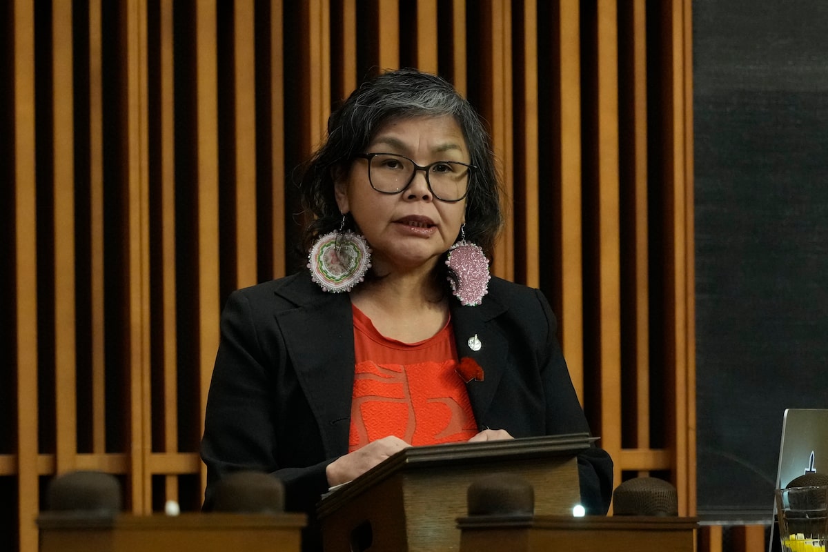 Nunavut MP Lori Idlout crosses floor from NDP to Liberals