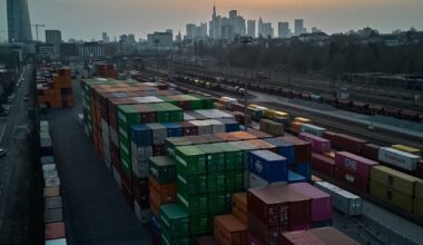 Trump seeks to close US$1.6 trillion revenue gap with raft of new tariffs - CTV News