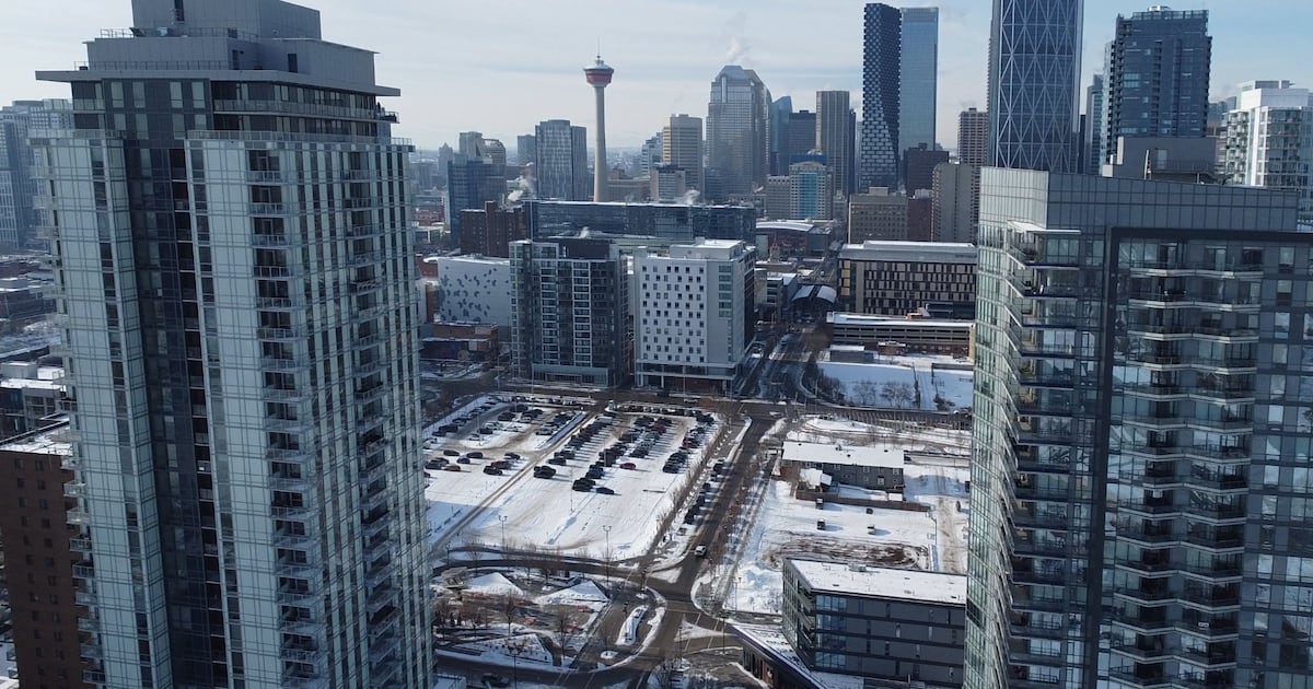 Hundreds line up to oppose Calgary’s controversial rezoning policy - CTV News