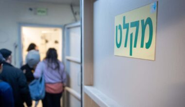 In Israel’s missile war, some families run to shelters. Others have nowhere to go. – The Forward