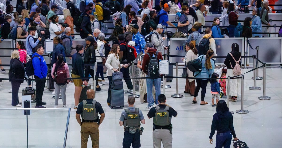 ICE officers go to TSA checkpoints at Trump’s direction, while long wait times at airports persist - CTV News