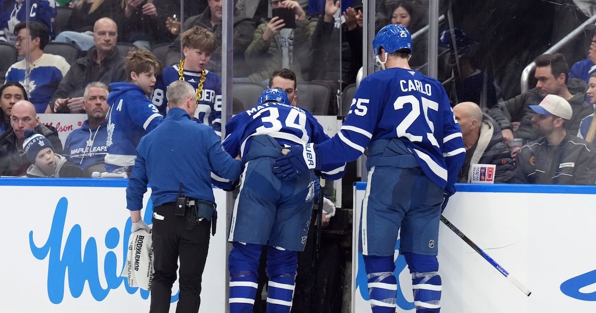 Maple Leafs captain Auston Matthews undergoes knee surgery
