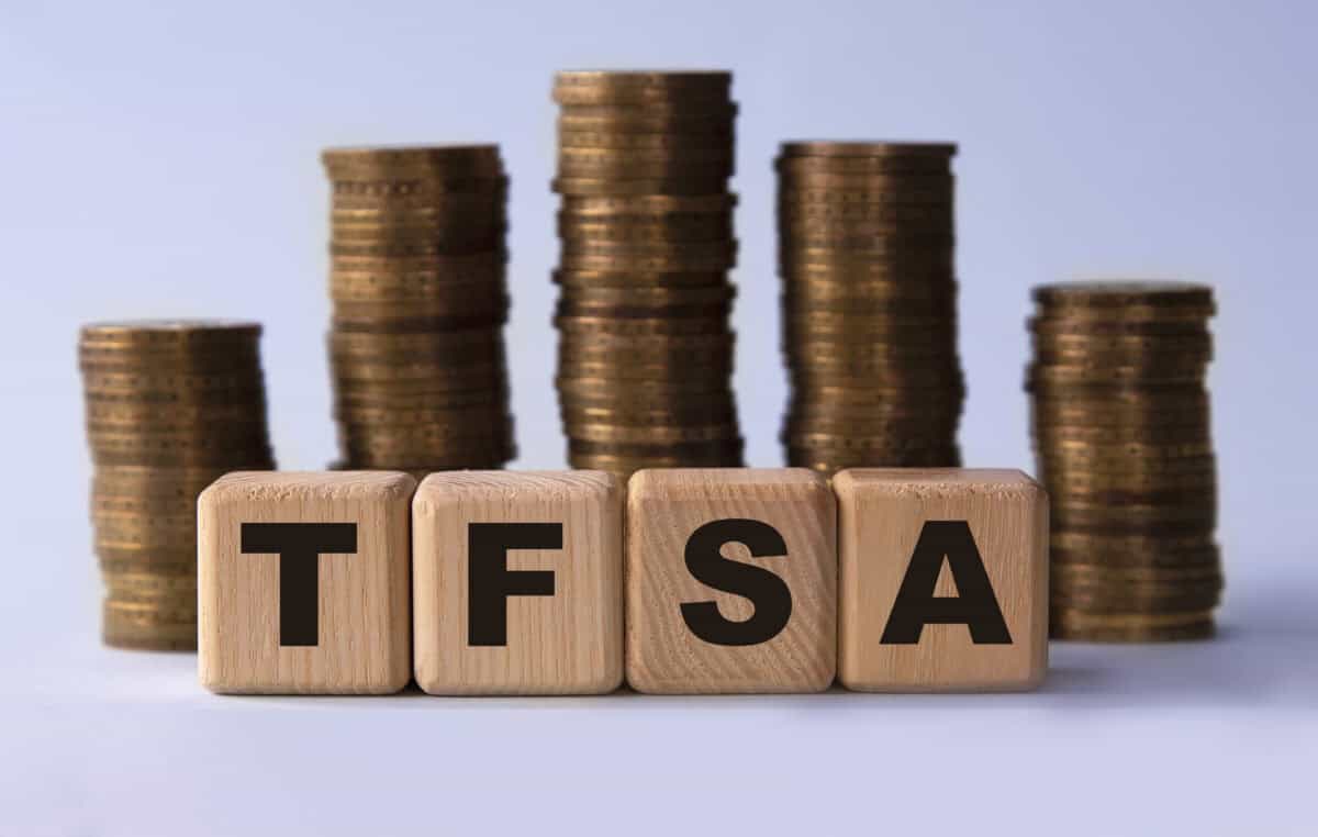 A Perfect TFSA Stock: A 6.8% Yield With Constant Paycheques