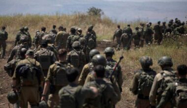 Israel to mobilise 450,000 reservists as ground operation in Lebanon considered – Middle East Monitor