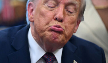 The Boomer-uncle war